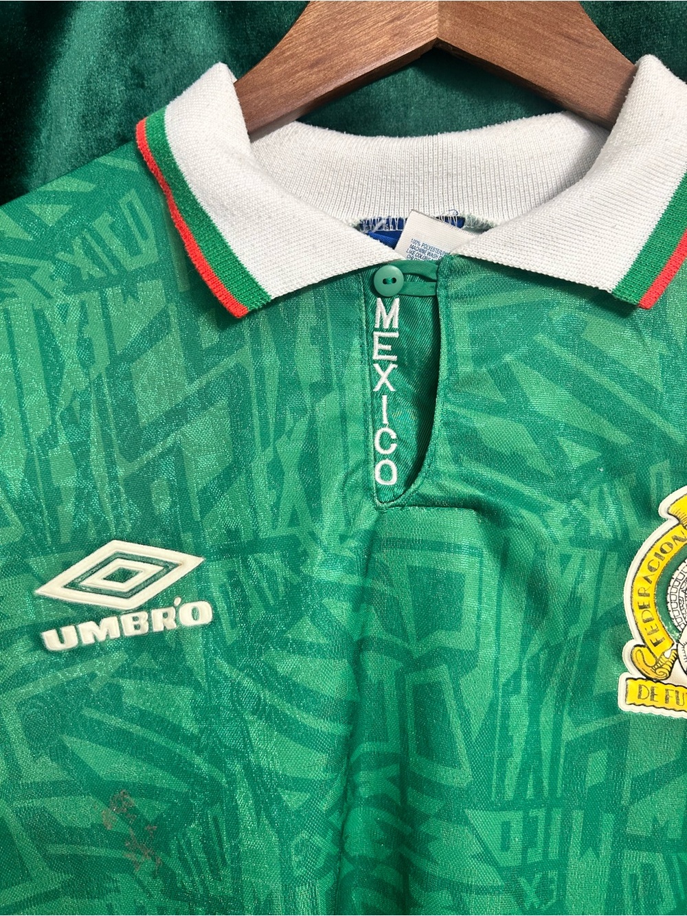 Umbro Green Mexico Men's Soccer Polo with Crest - Picture 4 of 5